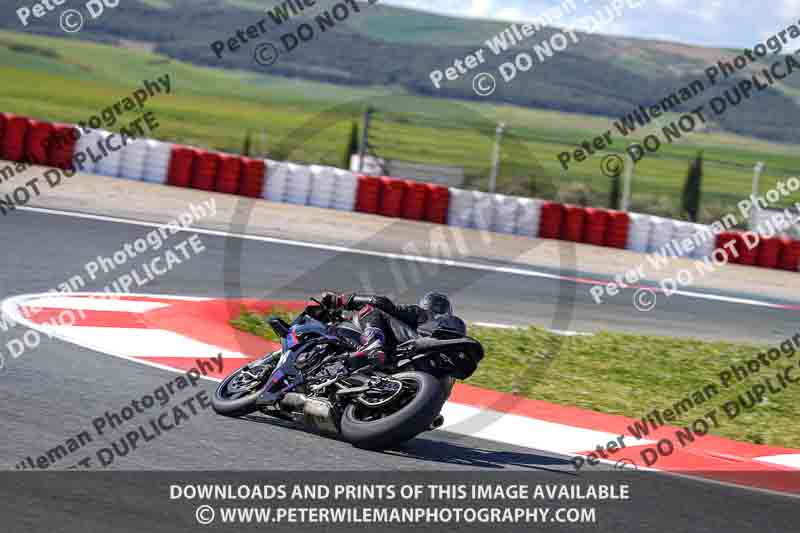 cadwell no limits trackday;cadwell park;cadwell park photographs;cadwell trackday photographs;enduro digital images;event digital images;eventdigitalimages;navarra;no limits trackdays;peter wileman photography;racing digital images;trackday digital images;trackday photos